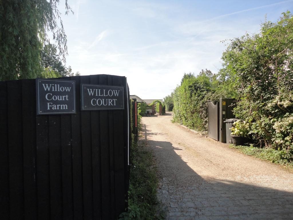 Willow Court Farm The Lodge & Petting Farm, 8 Mins From Legoland & Windsor, 15 Mins From Lapland Uk Exterior photo